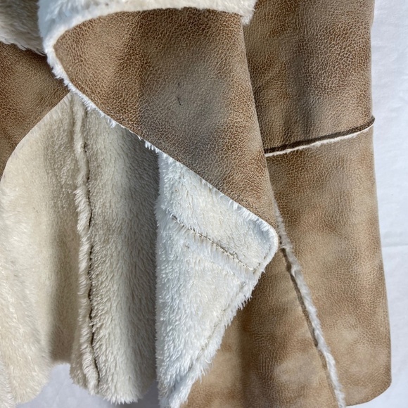 Design Lab Lord & Taylor Tan and Cream Vest - Picture 3 of 6